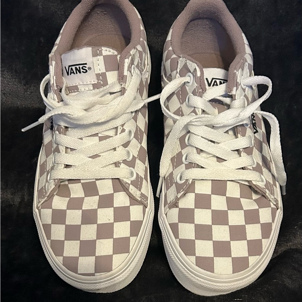 Women’s gray checkered lace up Vans